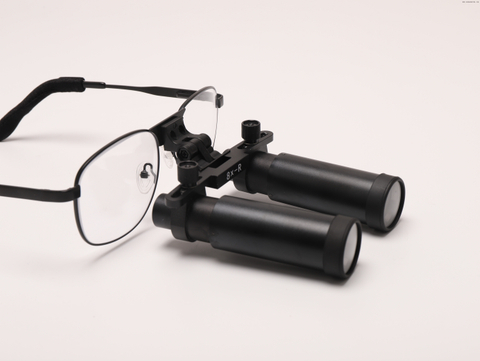 Precision Unleashed: стоматологические лупы для повышения клинической точности