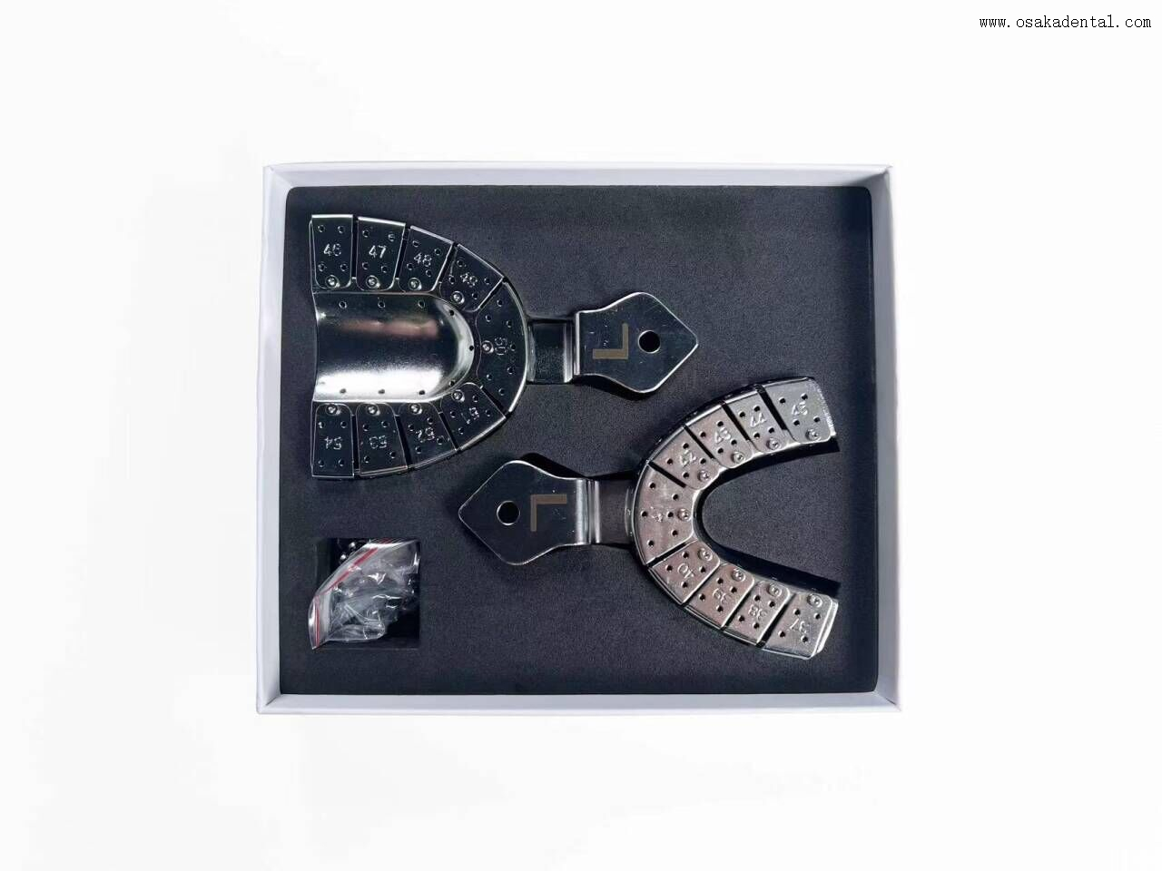 Профессиональные слепочные ложки для зубных имплантатов в коробке, изготовленные из высококачественной нержавеющей стали.