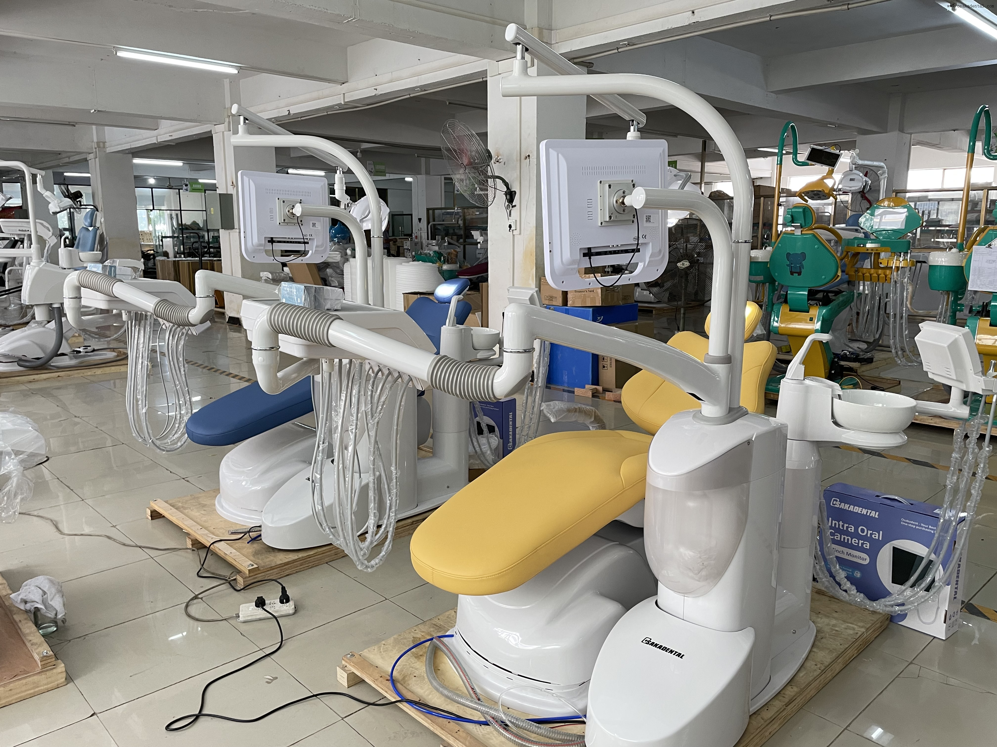 Самое современное оборудование стоматологического кресла обеспечивает комфортное лечение.