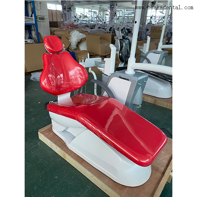 Эргономичное стоматологическое кресло с регулируемым подголовником и подставкой для ног