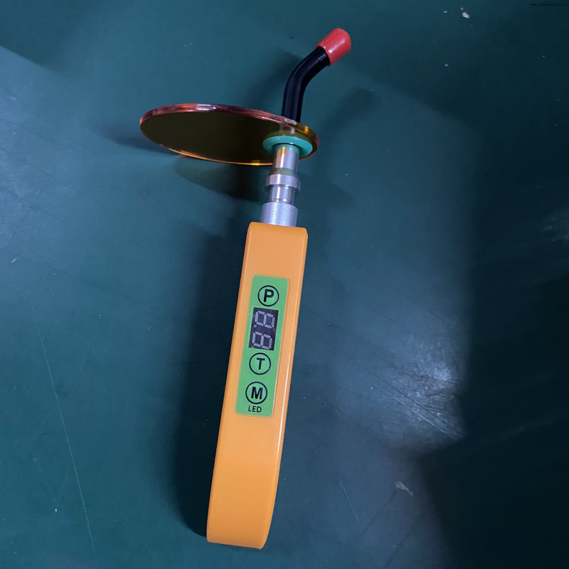 Светодиодная полимеризационная лампа экономичного стоматологического типа OSA-F686C1