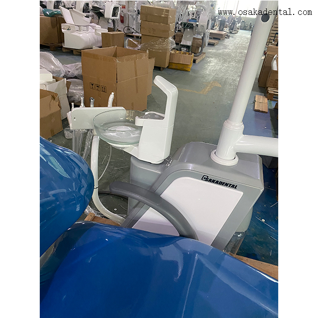 Эргономичное стоматологическое кресло с регулируемым подголовником и подставкой для ног