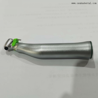 Угловой наконечник с внешним распылением и подсветкой для двигателя имплантата