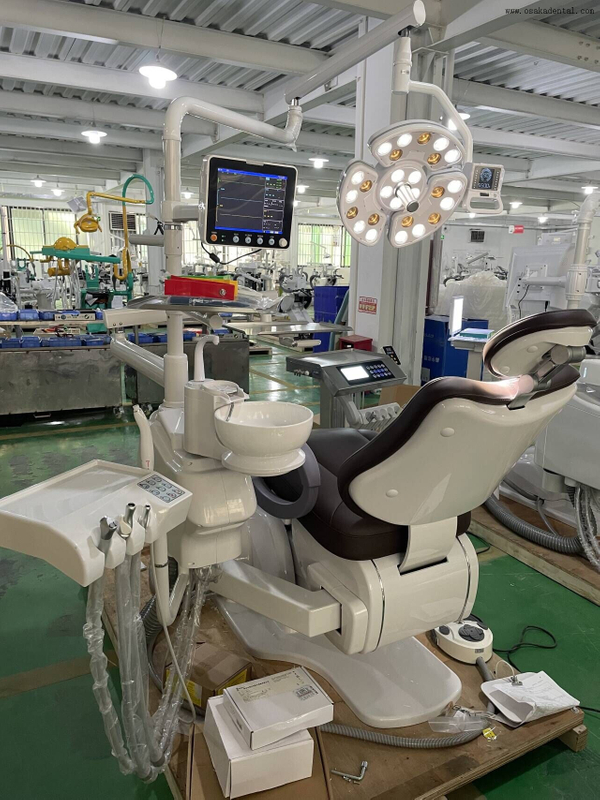 Преимущества использования светодиодных светильников в хирургии зубной имплантации