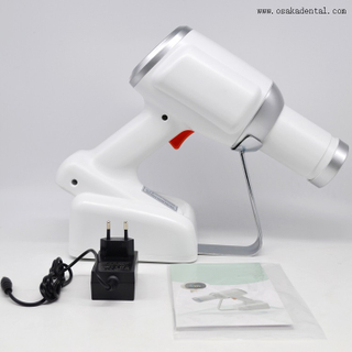 Портативный рентгеновский аппарат белого цвета