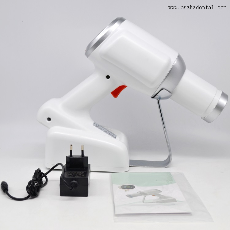 Портативный рентгеновский аппарат белого цвета