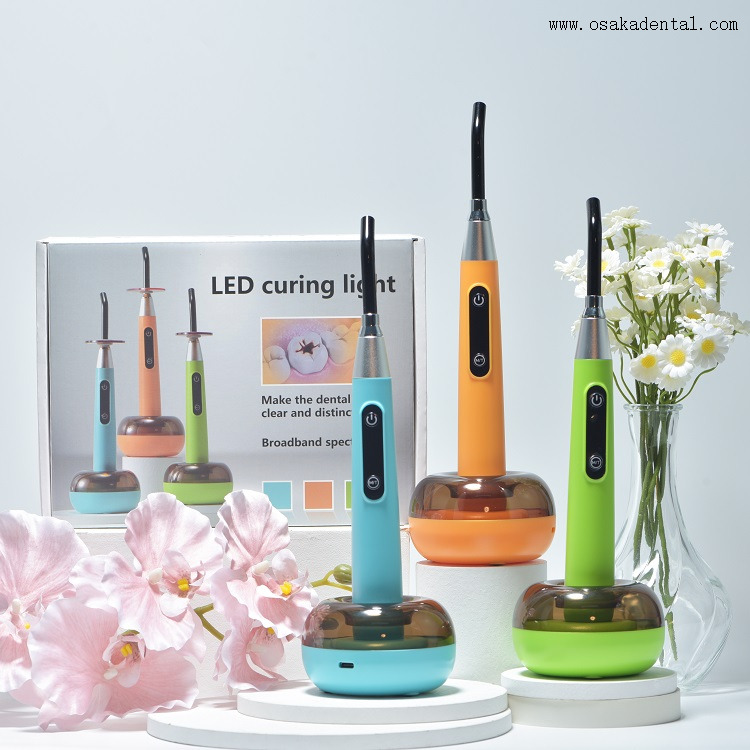 Стоматологическая светодиодная полимеризационная лампа с функцией обнаружения кариеса