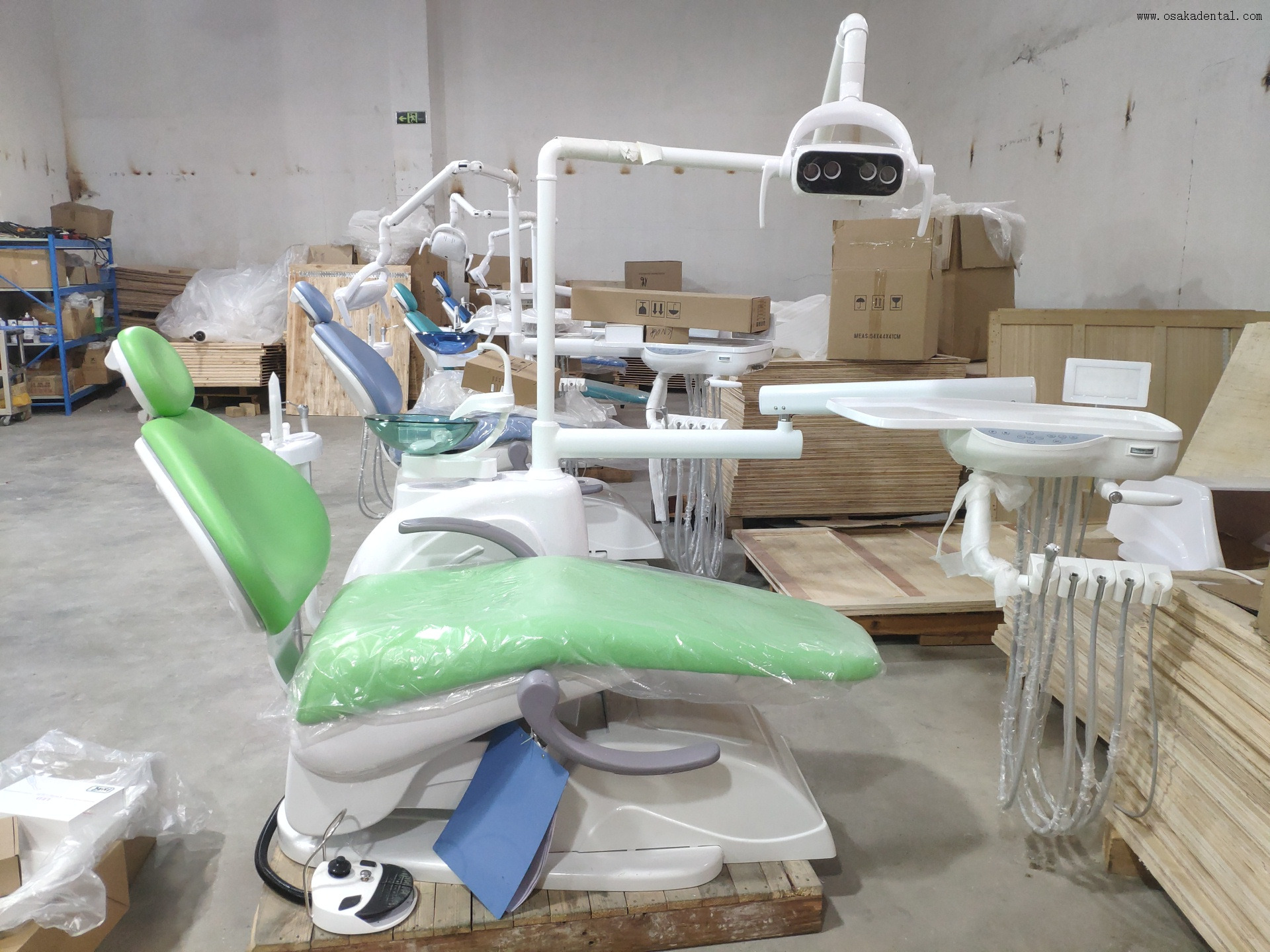 Сверхмощное стоматологическое кресло с эргономичным дизайном для сложных клинических процедур