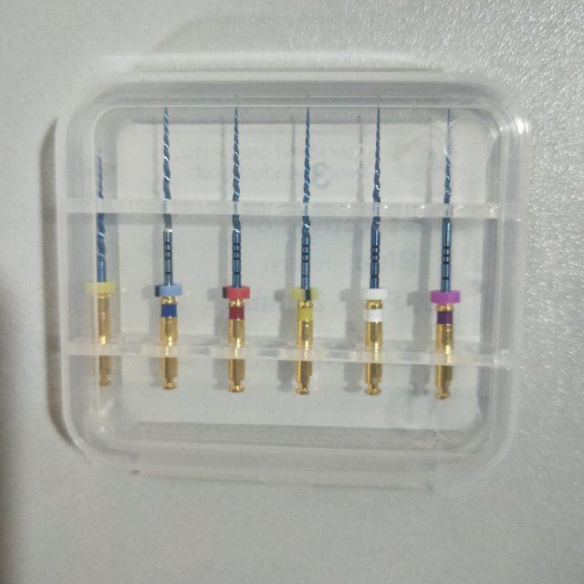 Нити синие роторные эндодонтические файлы