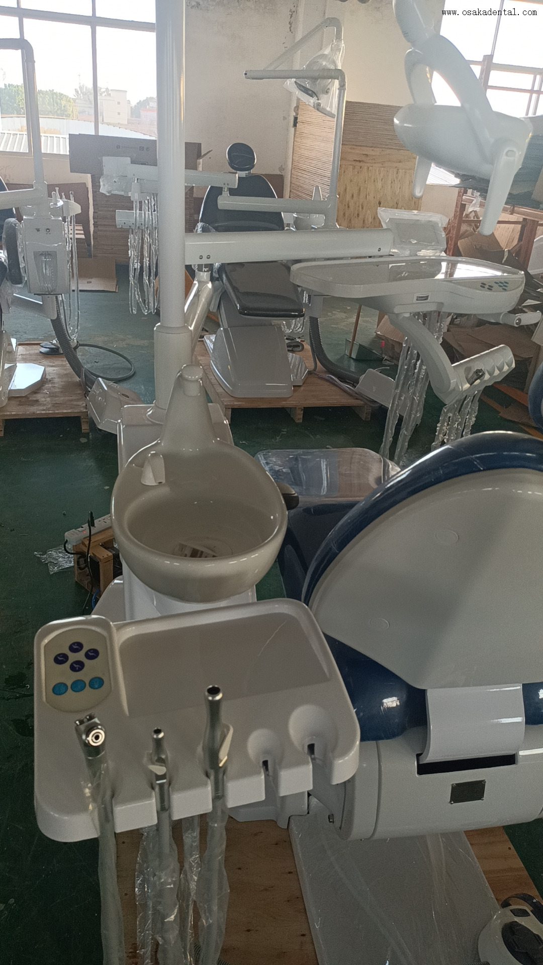 Многофункциональное стоматологическое кресло со светодиодной педалью